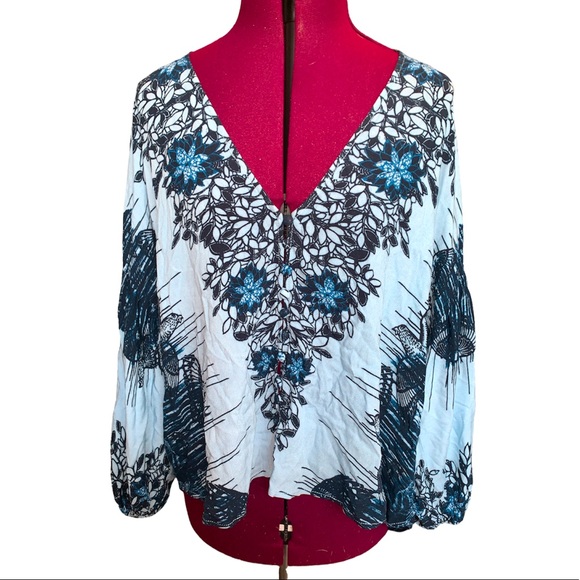 Free People Tops - Free people size XS blue bird and feather top